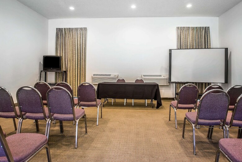 Hotel Baymont By Wyndham Ontario