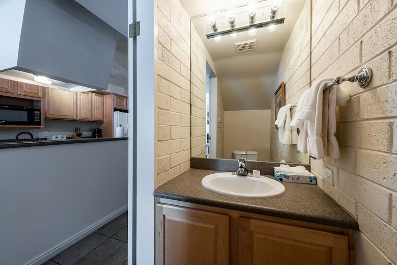 Park Avenue Townhomes By Identity Properties