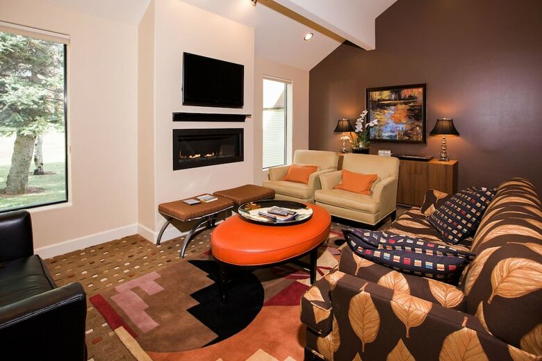 Three Kings By Identity Properties
