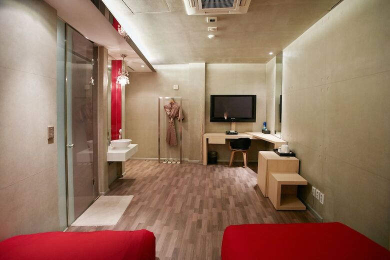 Tria Hotel
