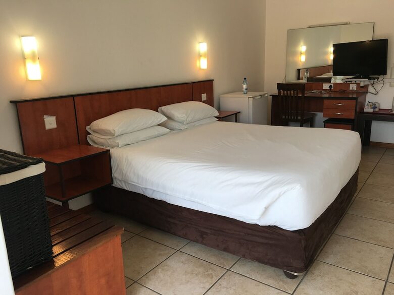 Hotel The Enclave