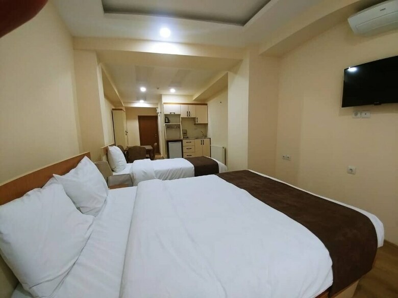 Newaz Hotel