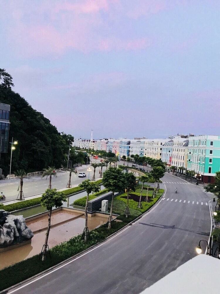 Hoang Long Hotel