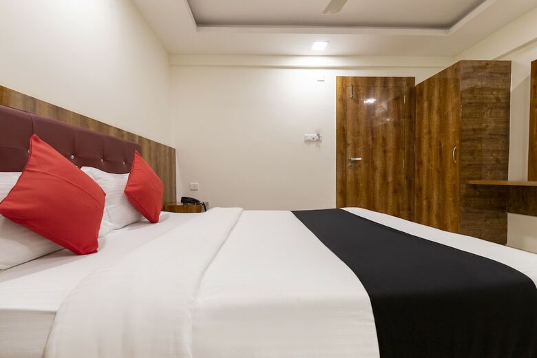 Hotel Capital O 49120 Ak International