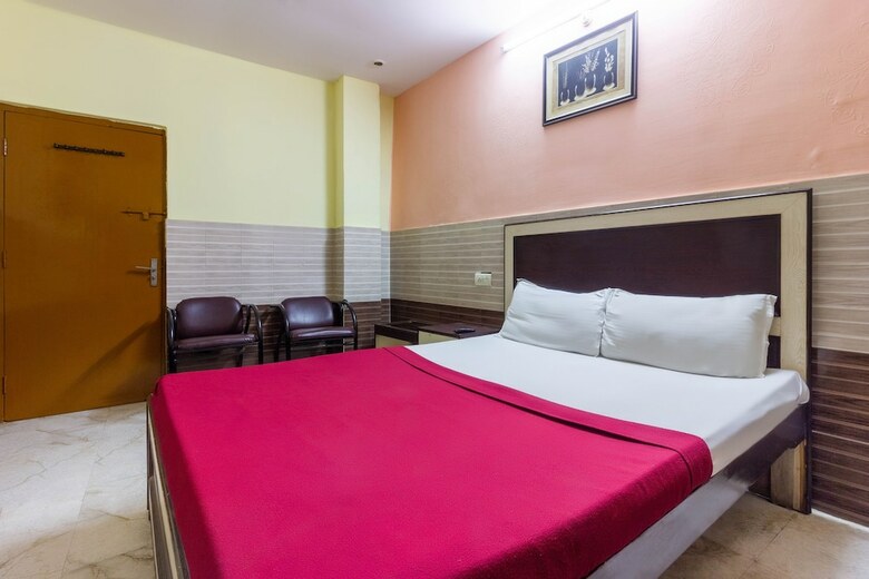 Spot On 46066 Hotel Azizia Residency