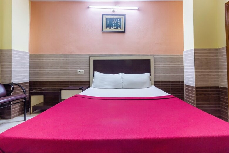 Spot On 46066 Hotel Azizia Residency