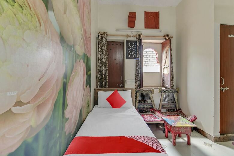 Hotel Oyo 46815 Banaji Home Stay