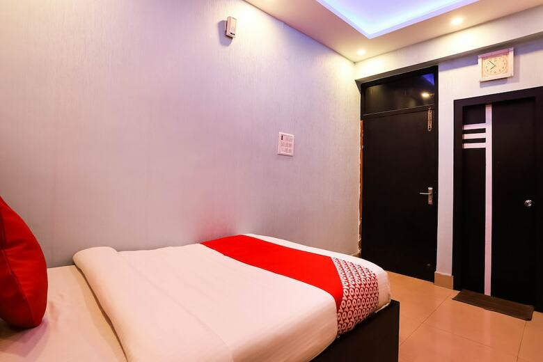 Oyo 40476 Hotel Devi Darbar