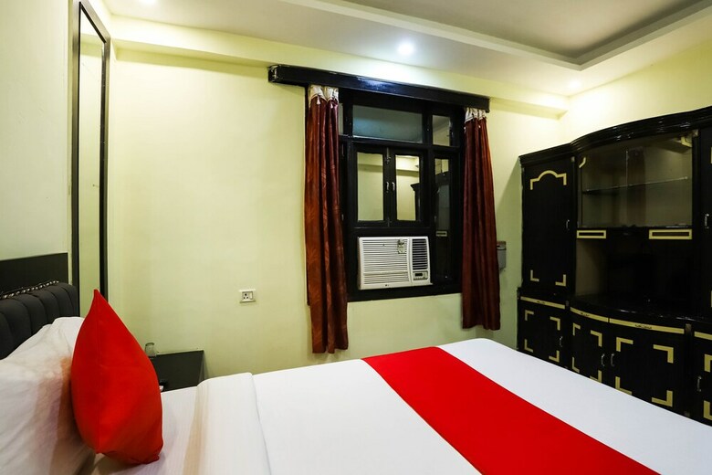 Oyo 40476 Hotel Devi Darbar