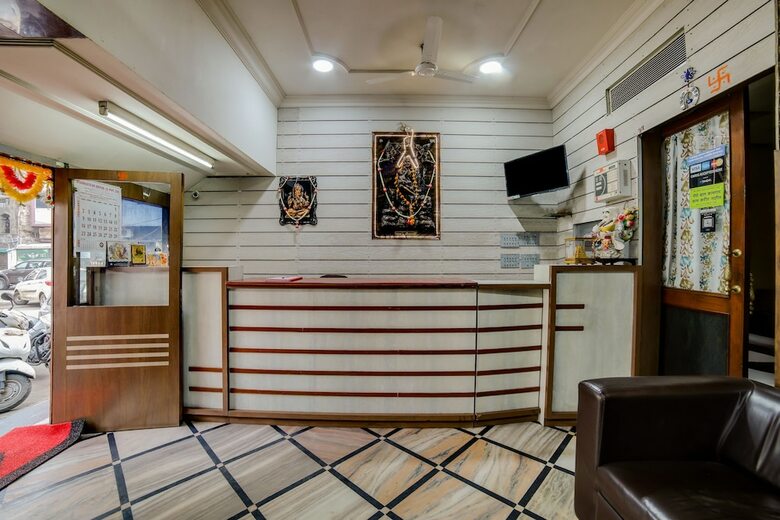 Hotel Oyo 23706 Super Deluxe Guest House