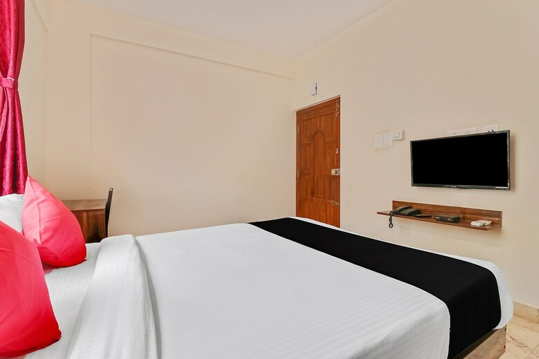 Hotel Capital O 46904 Surya Lotus