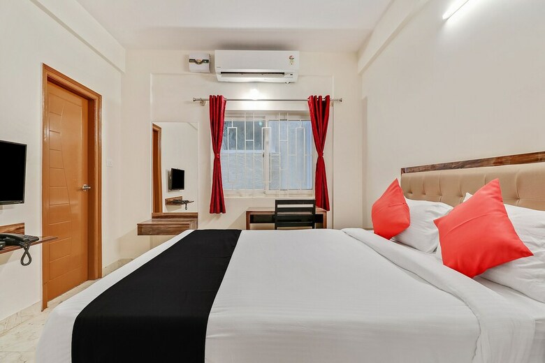 Hotel Capital O 46904 Surya Lotus