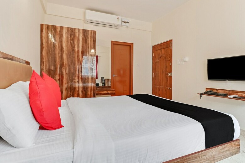 Hotel Capital O 46904 Surya Lotus