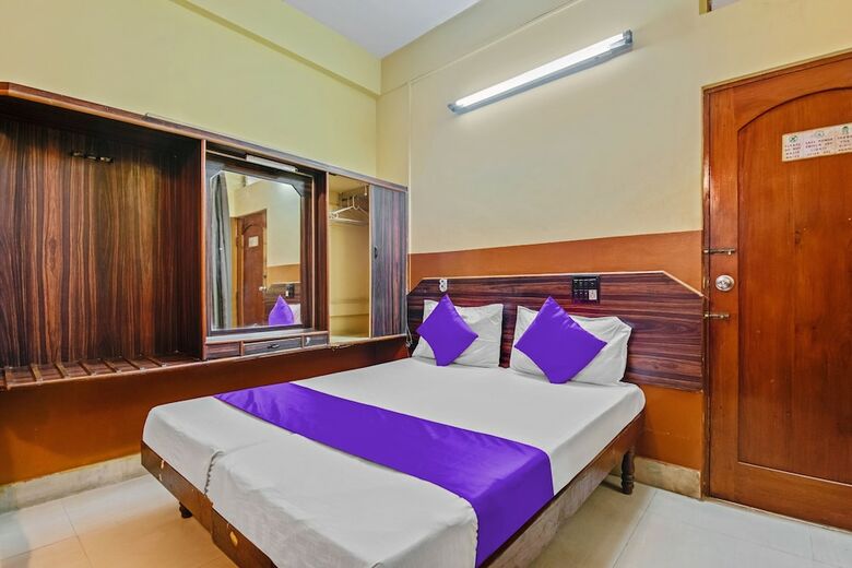 Spot On 48699 Hotel Pawan Sree Deluxe Lodge