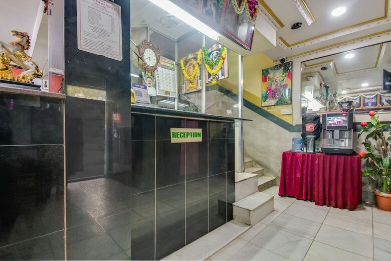 Spot On 48699 Hotel Pawan Sree Deluxe Lodge