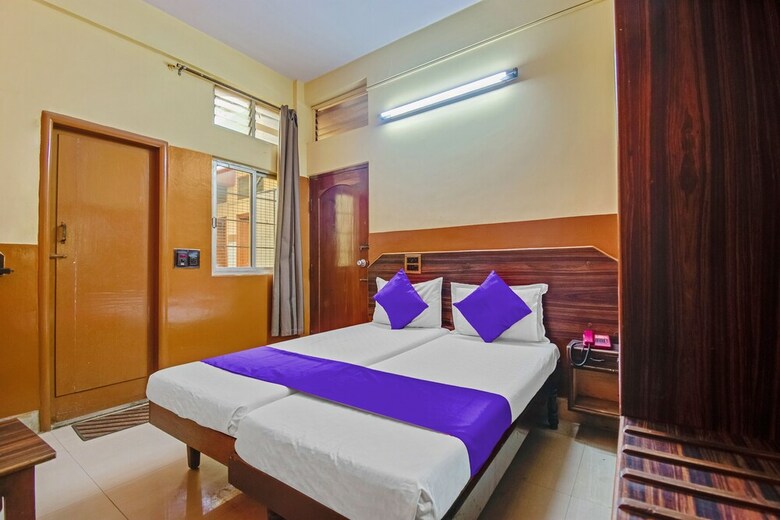 Spot On 48699 Hotel Pawan Sree Deluxe Lodge