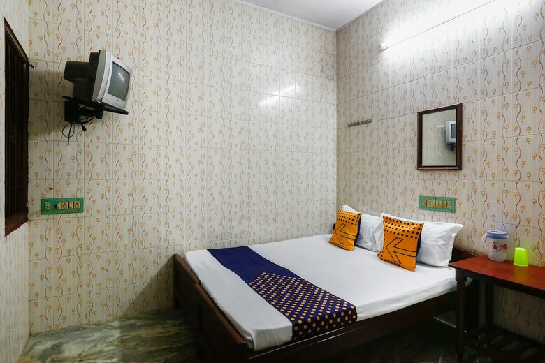 Hotel Spot On 49026 Ams Guest House