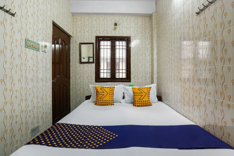 Hotel Spot On 49026 Ams Guest House