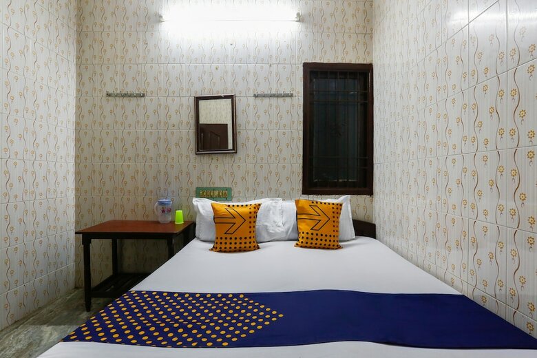 Hotel Spot On 49026 Ams Guest House