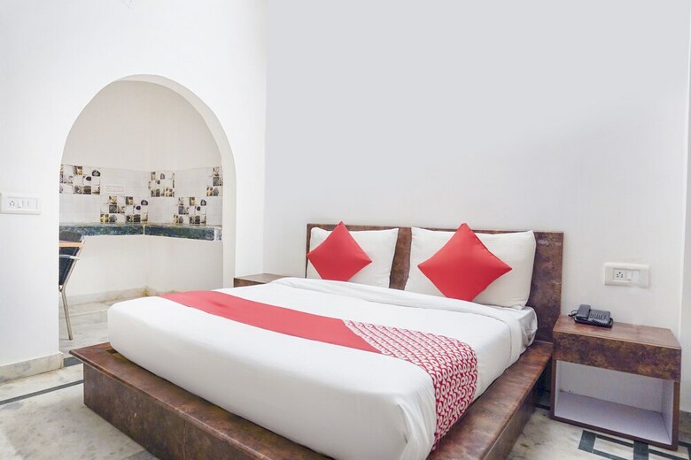 Hotel Oyo Flagship 46230 Atta Market