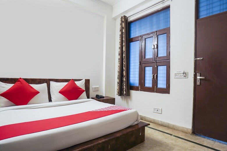 Hotel Oyo Flagship 46230 Atta Market