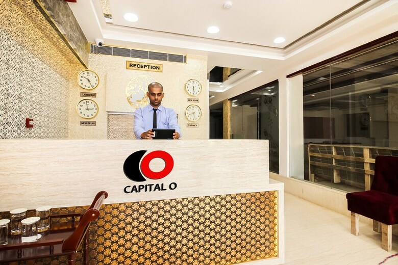 Hotel Capital O 37152 Naveen Continental