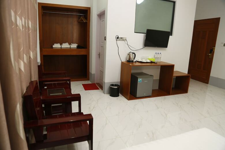 Mandalar May One Hotel