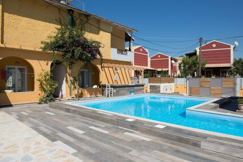 Hotel Kormoranos Beach