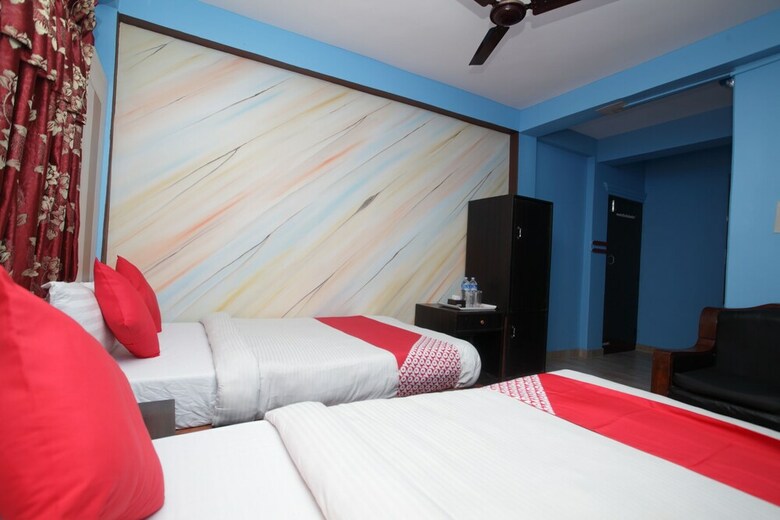 Oyo 618 Hotel Middle Point