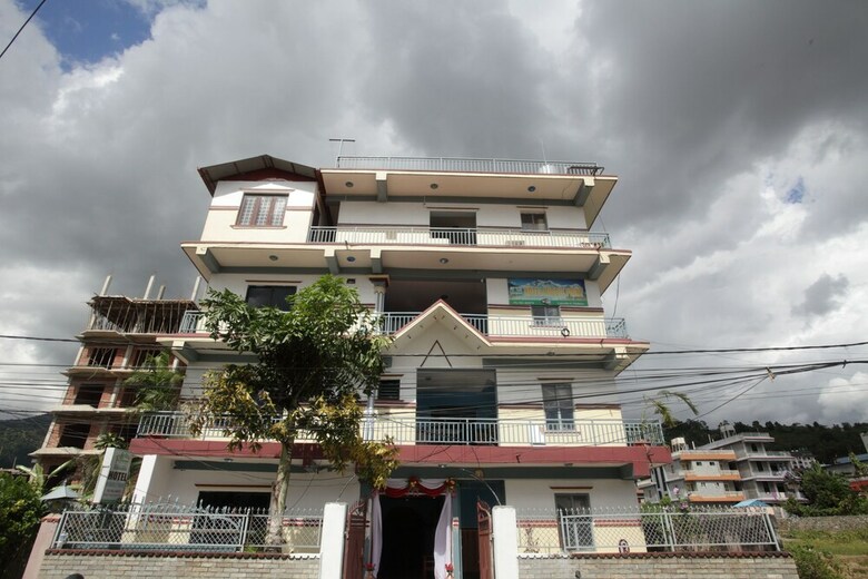 Oyo 618 Hotel Middle Point
