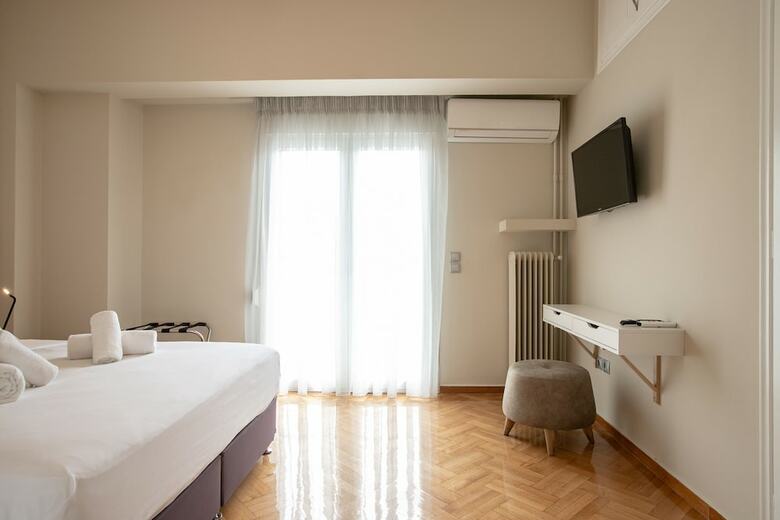 Luxurious 5 Bedroom-3 Bathroom Apartment 2- Athens