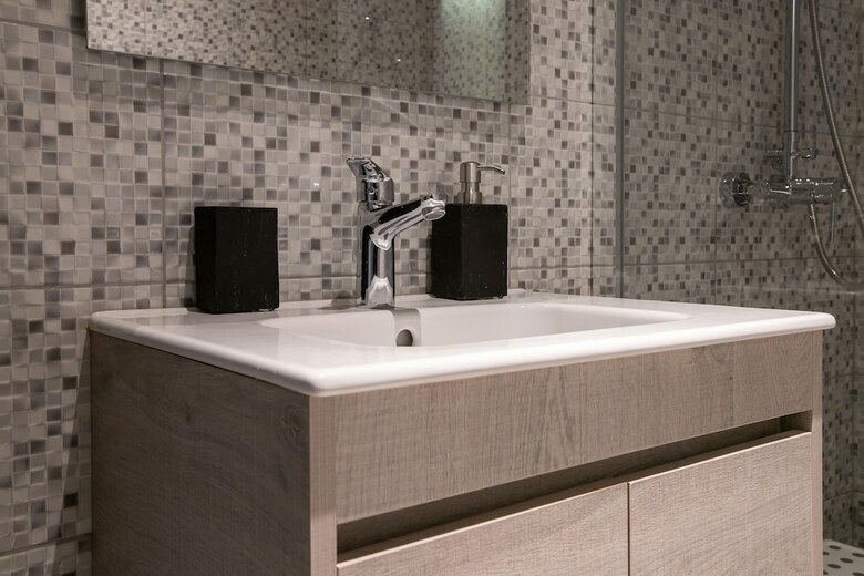 Luxurious 5 Bedroom-3 Bathroom Apartment 2- Athens