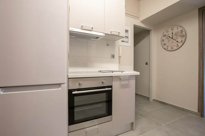 Luxurious 5 Bedroom-3 Bathroom Apartment 2- Athens