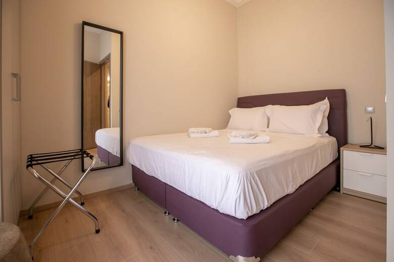 Luxurious 5 Bedroom-3 Bathroom Apartment 2- Athens