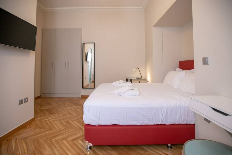 Luxurious 5 Bedroom-3 Bathroom Apartment 2- Athens
