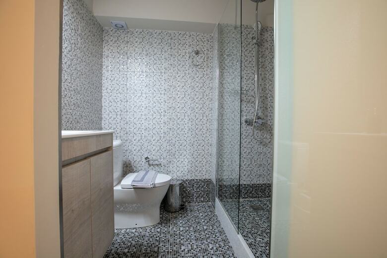 Luxurious 5 Bedroom-3 Bathroom Apartment 2- Athens