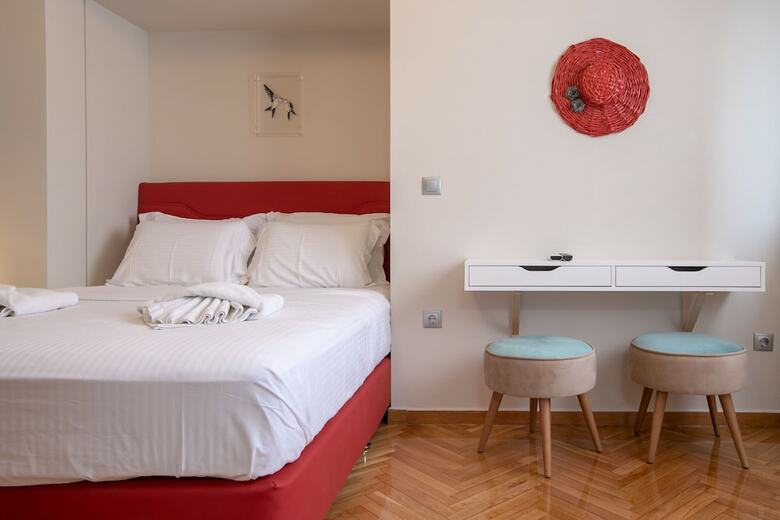 Luxurious 5 Bedroom-3 Bathroom Apartment 2- Athens