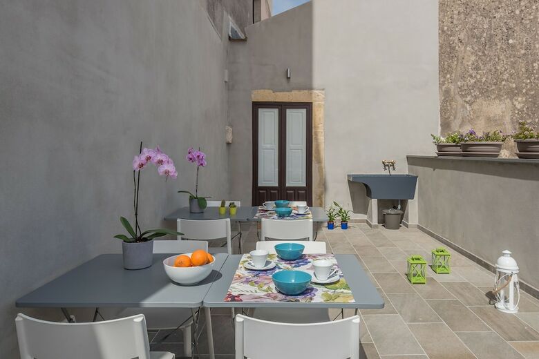 Bed & Breakfast D-home Ortigia