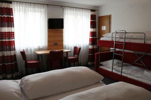Hostal Gasthaus Und Pension Zur Linde