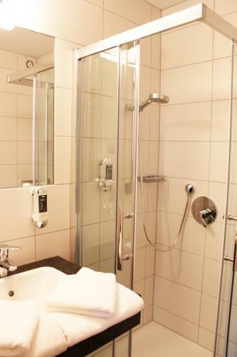 Hostal Gasthaus Und Pension Zur Linde