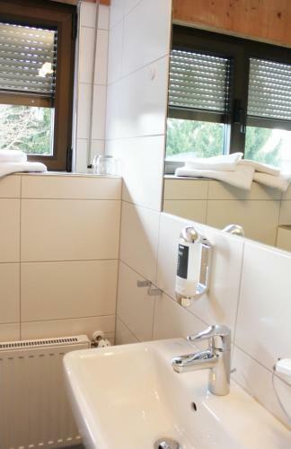 Hostal Gasthaus Und Pension Zur Linde