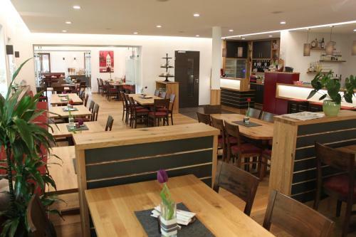 Hostal Gasthaus Und Pension Zur Linde
