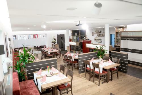 Hostal Gasthaus Und Pension Zur Linde