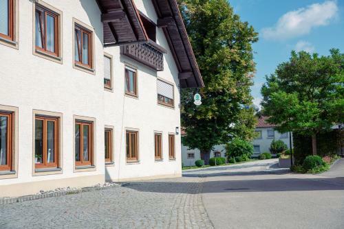 Hostal Gasthaus Und Pension Zur Linde