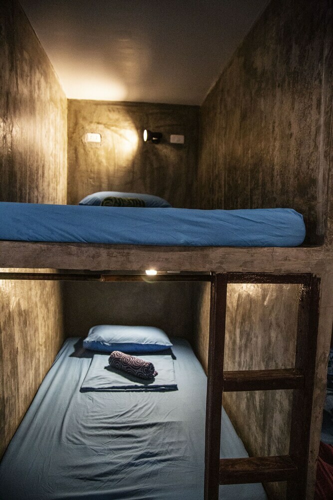 Hostal Sunlit Hostel