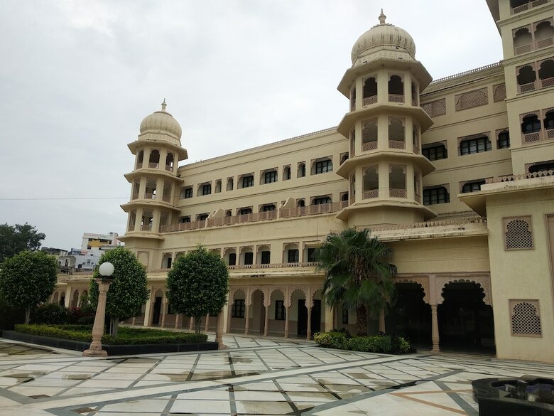 Hotel Shree Vallabh Vilas Lords Plaza