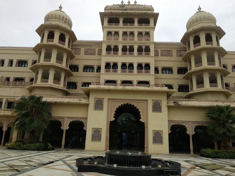 Hotel Shree Vallabh Vilas Lords Plaza