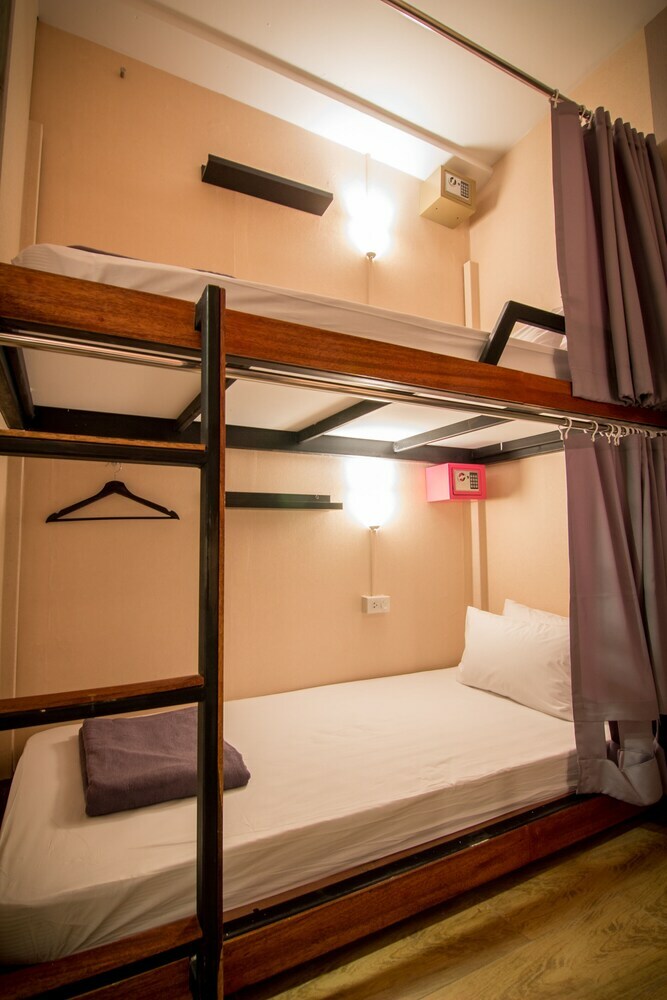 Hostal Bubble Space Hostel