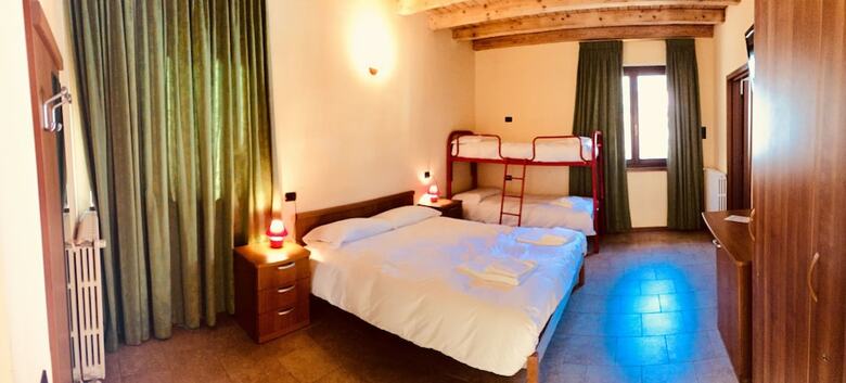 Hostal Ostello Brembo