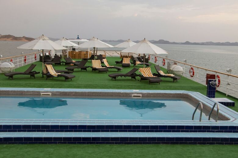 M/s Nubian Sea Lake Cruise